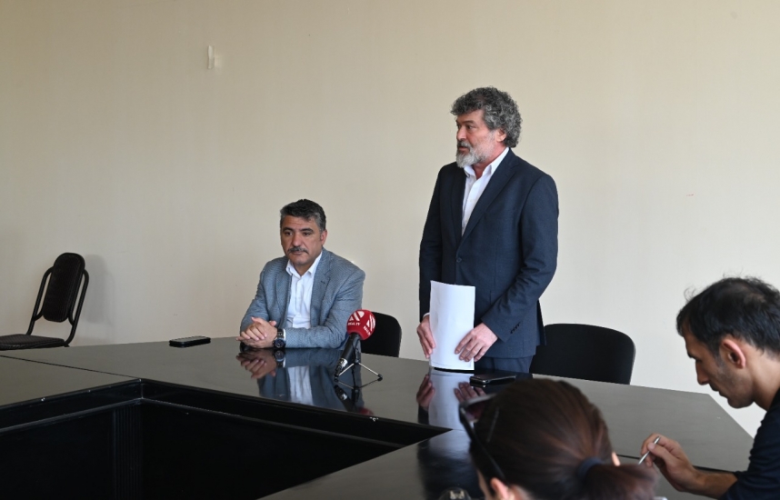 Naşirlər ƏDV qanunsuzluğuna görə toplandılar   - Fotolar