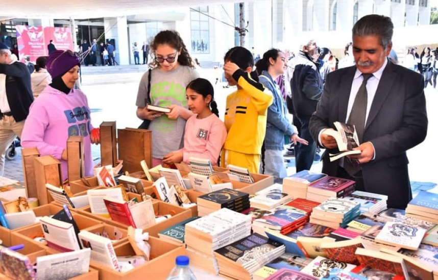 Bakıda möhtəşəm kitab festivalı başlayır    - Fotolar