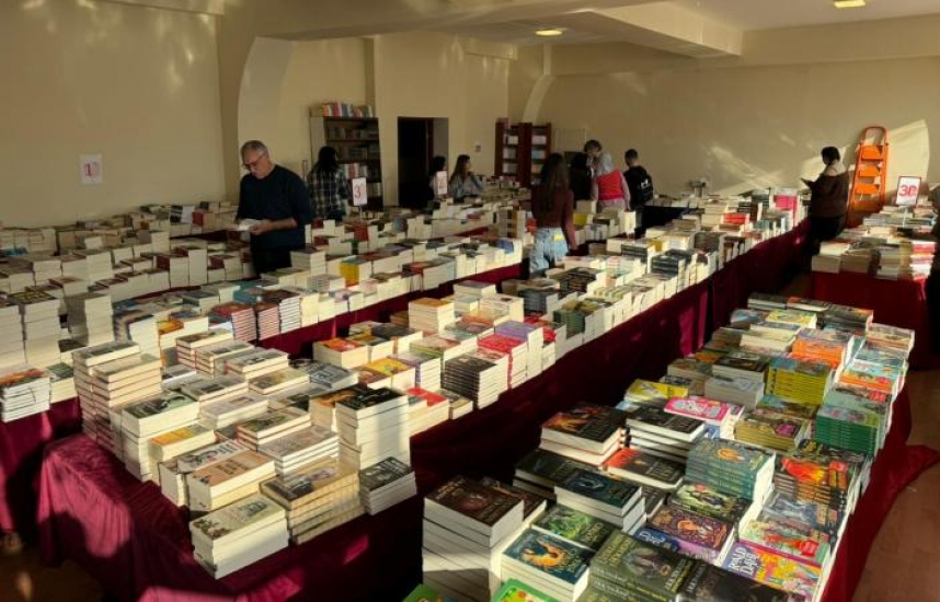İlin ilk kitab sərgisi başladı  - Foto