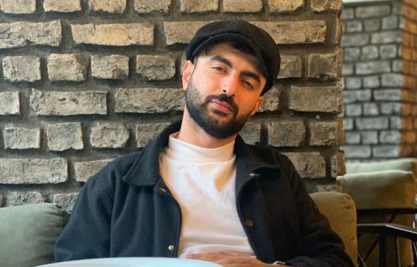 İtər izdihamda bütün tanışlar   - Kazımoviçin yeni şeirləri